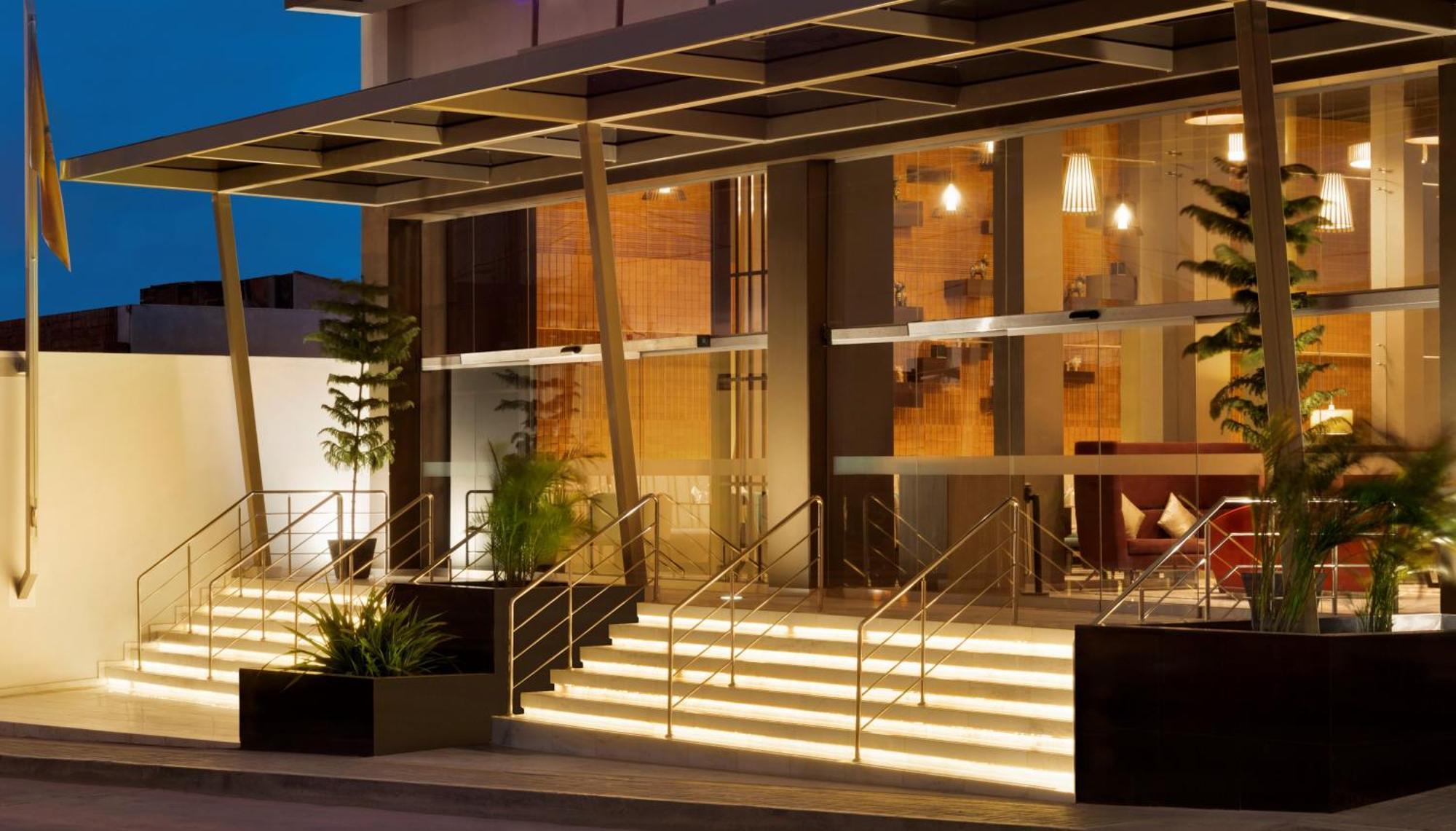 Hotel Bth Rebel Tacna Exterior foto